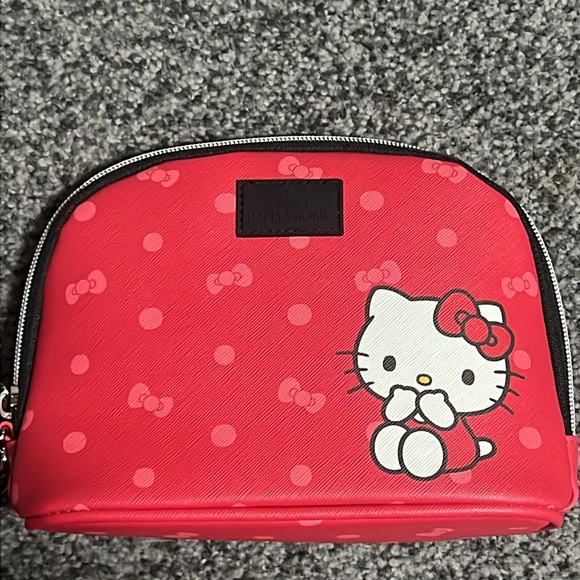 Hello Kitty x Impressions Vanity Cosmetic Pouch with Strap NWT - Picture 3 of 5